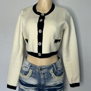 Oscar Street Cropped Cardigan Sweater White Black Contrast Pearl Button Size L